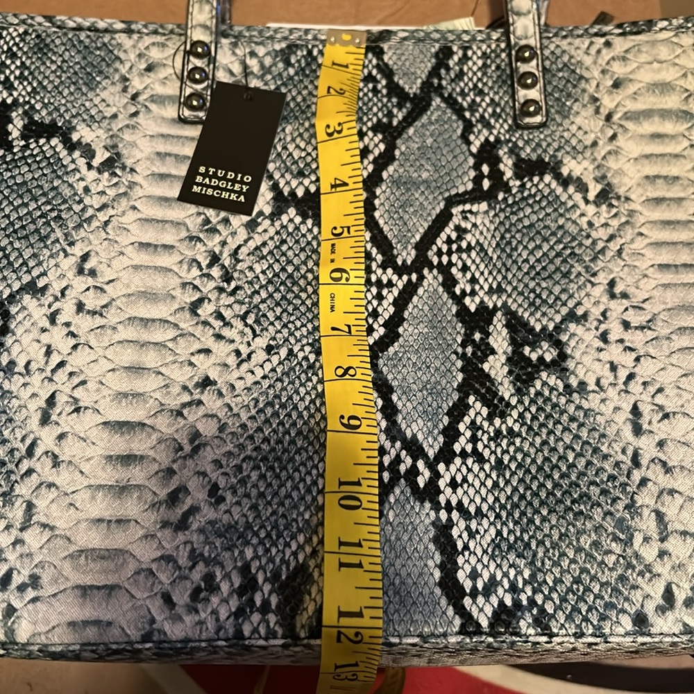 Studio Badgley Mischka, Vegan Leather, Light Blue Snake TOTE. NWT - Picture 16 of 16